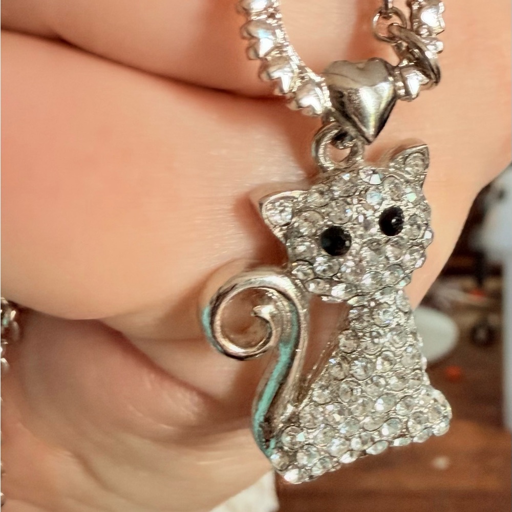 😺 Genuine Crystal Silver Tone Kitty Cat Pendant Necklace by Cookie Lee - Picture 9 of 11